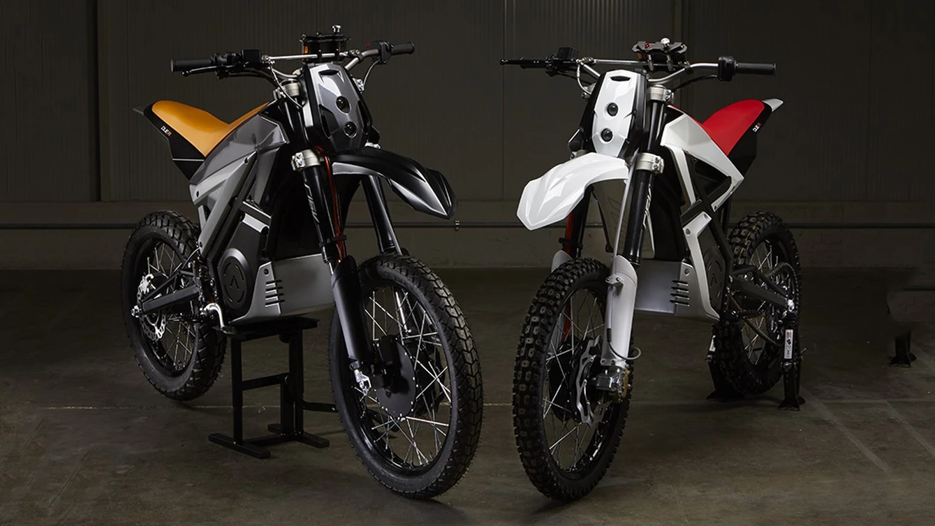 Armotia Due R and X: a pair of Italian off-roaders with 2WD and smartphones where the dash should be.