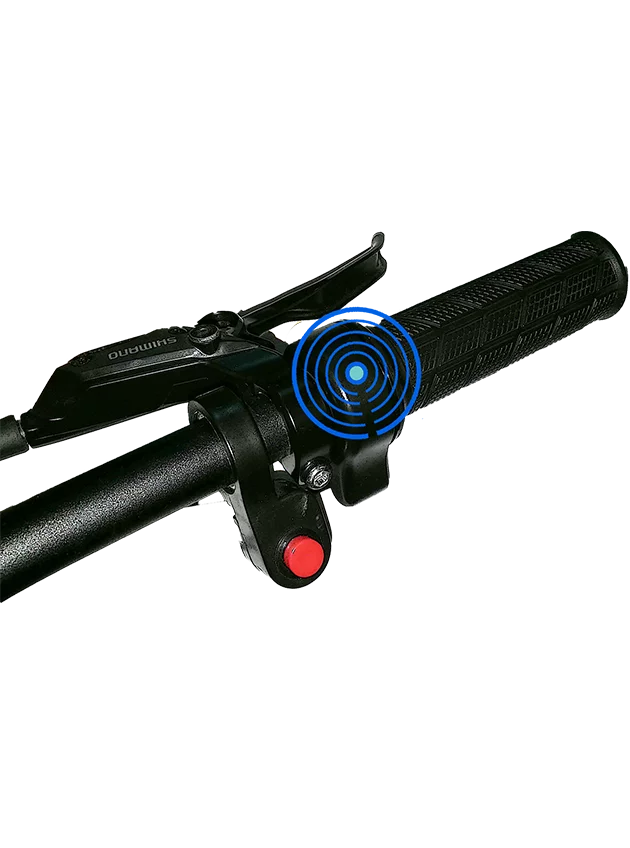 Ultrasonic and infrared sensors on the Grunner X can detect approaching traffic from up to 5 m (16 ft) away and will alert the rider via vibrations on the handlebars