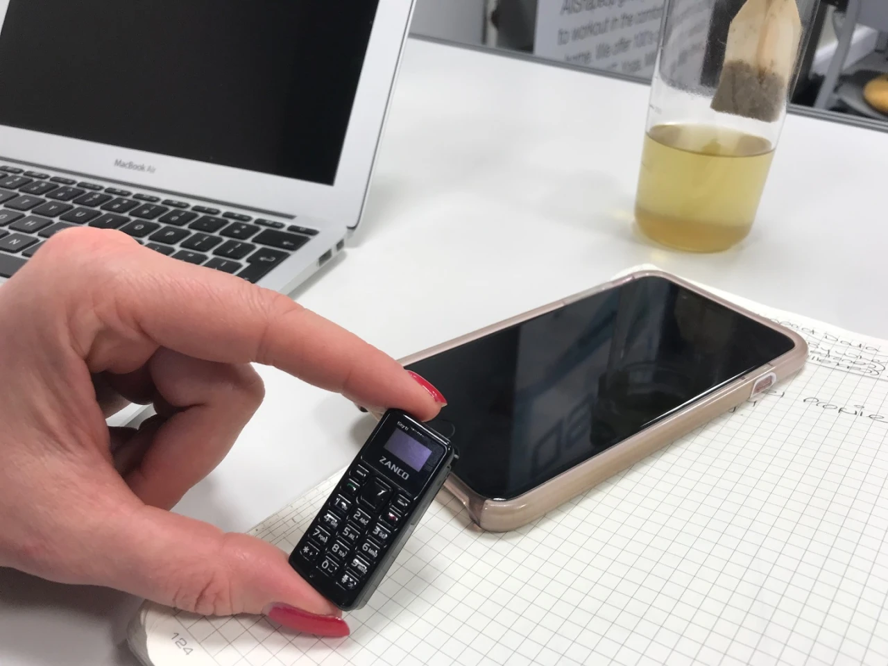 Novelty factor aside, the Zanco tiny t1 is designed to be an ultra-portable backup phone