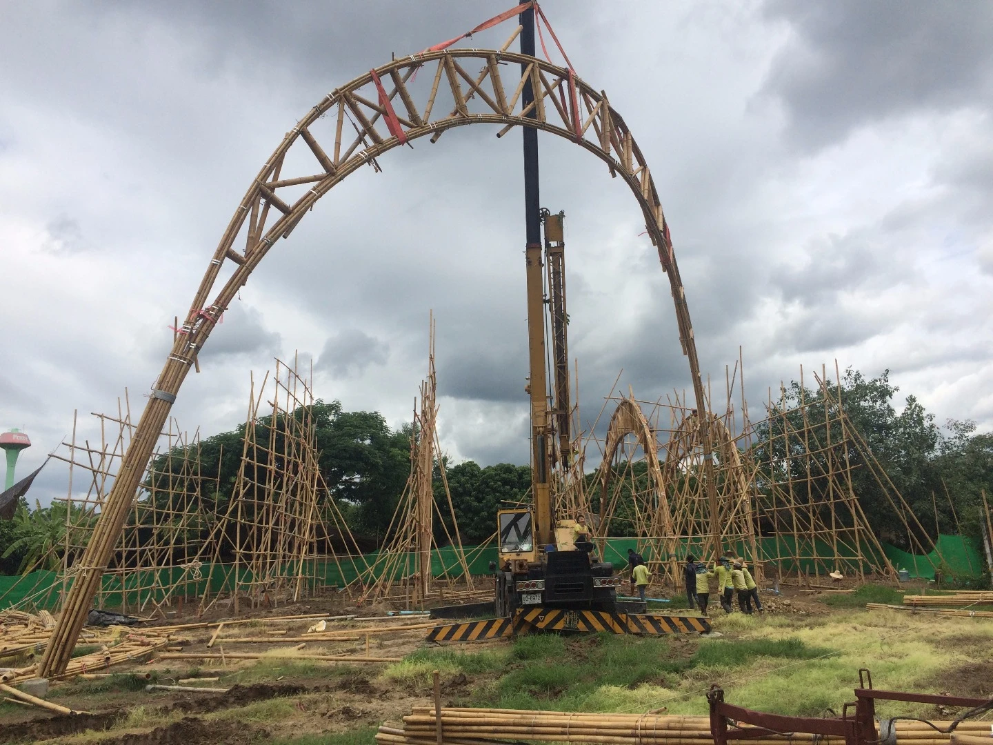 The Bamboo Sports Hall at Panyaden International School uses bamboo as its only structural material