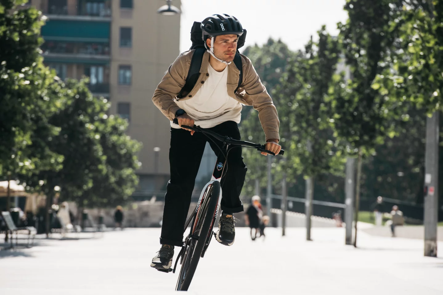 The Amo ebikes feature a 250-W hub motor and 250-Wh downtube-integrated battery