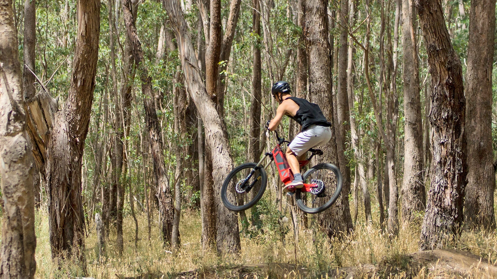 The Stealth P-7 e-bike promises a monster 150 km range (93 mi) range