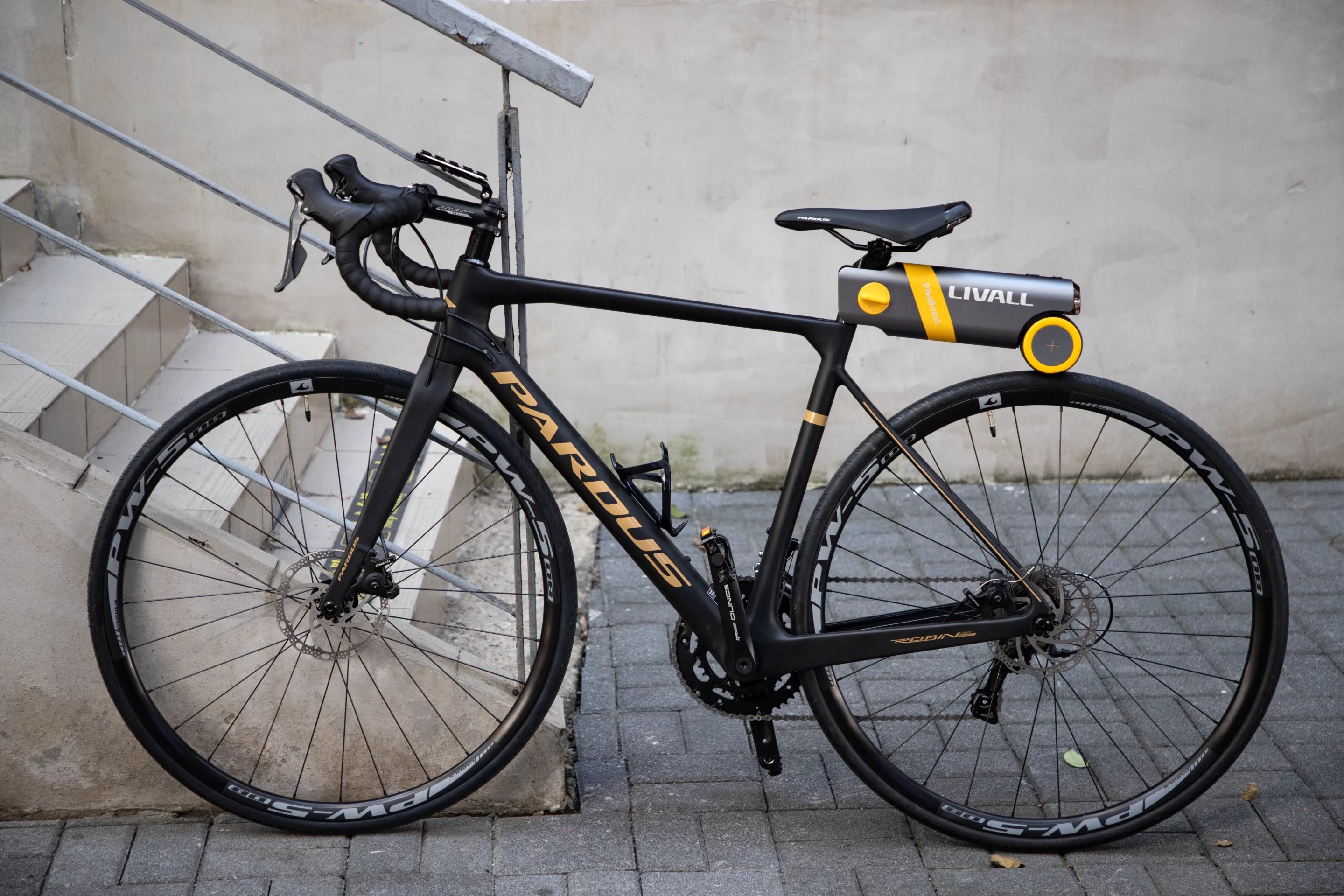 The Pikaboost fits all styles of bikes