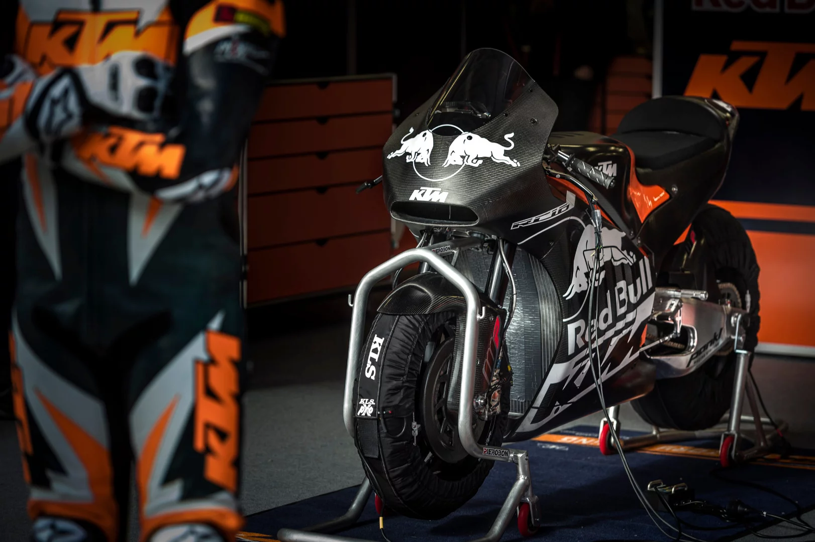 KTM Factory Racing, RC16