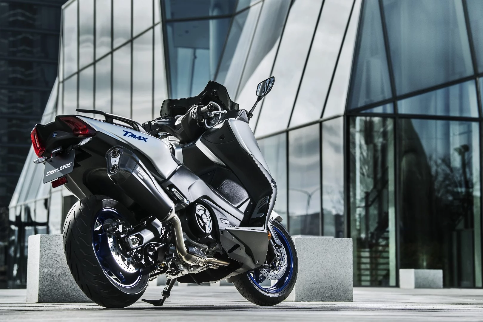 2018 Yamaha Tmax SX Sport: tasty exhaust will make it sound nicer