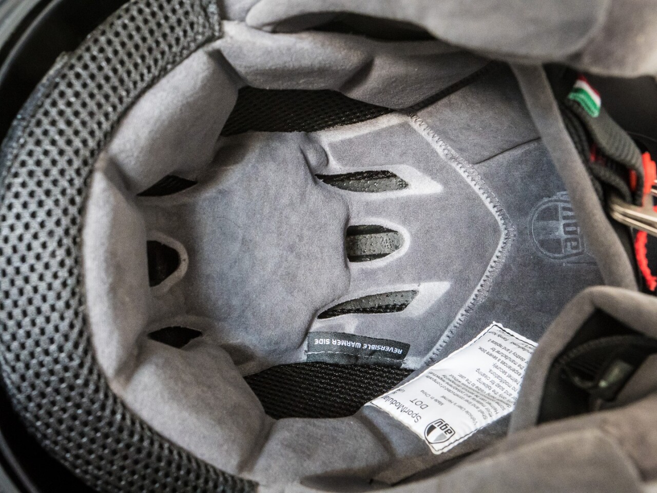 AGV SportModular: reversible lining lets you choose a cool or a warm side, and switch between them in a matter of seconds