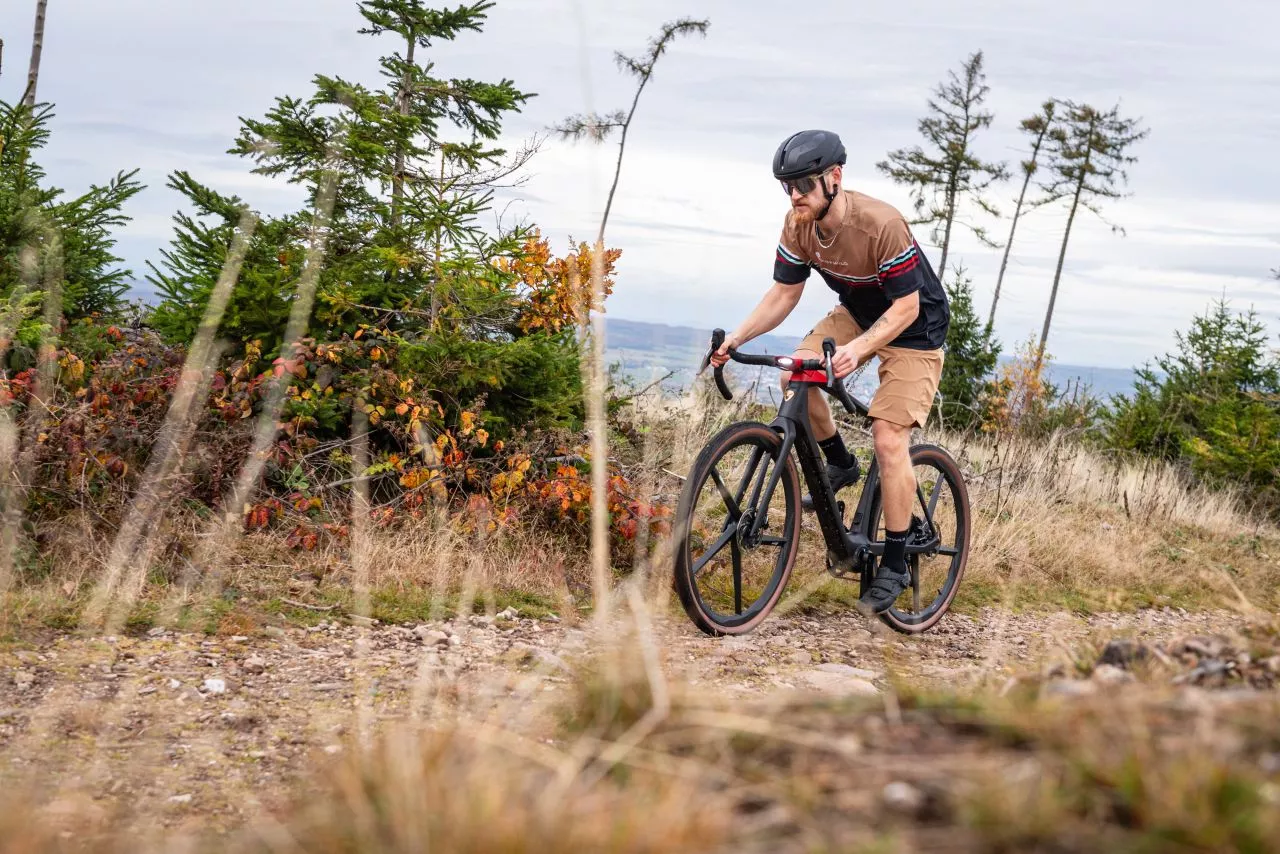 Enjoy up to 30 seconds of boost power at the top of hills, coming out of corners, or wherever your legs need it