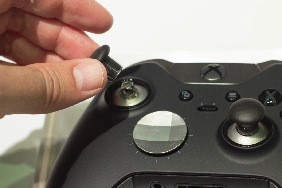 Gizmag goes hands-on with the new Xbox One Elite controller
