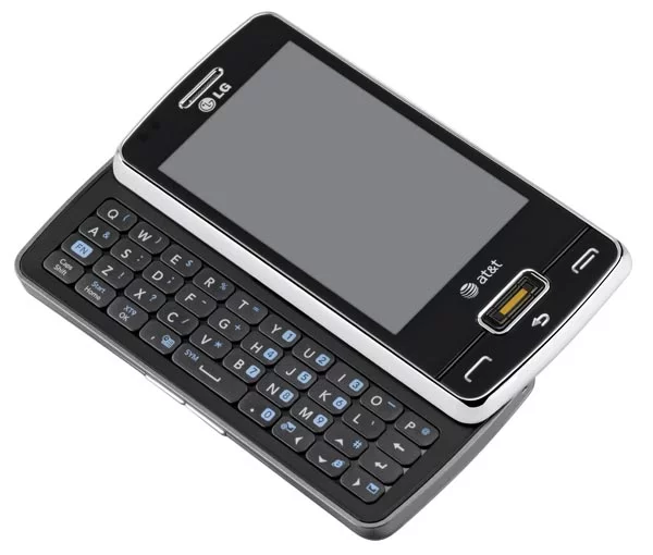The full size slide out QWERTY keypad keeps document editing simple