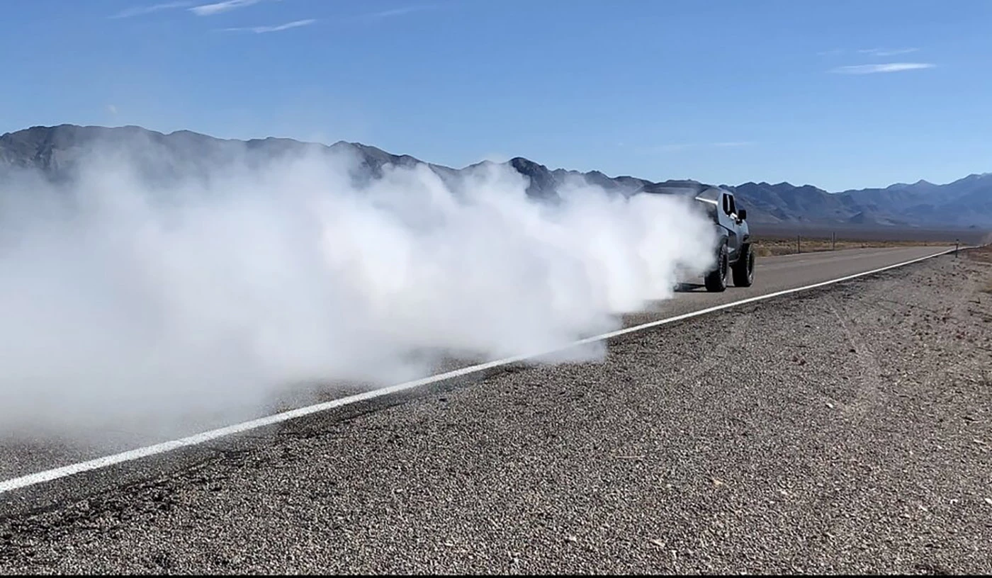You'll feel very double-oh-seven with the smoke screen option, as shown on the Rezvani Tank