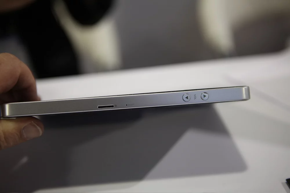 From the side: Hanvon's HPad A116