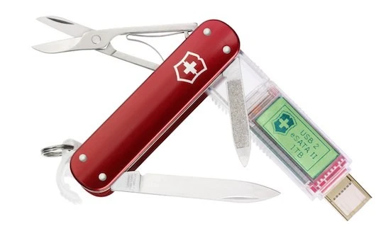 Victorinox 1 TB SSD flash drive/pocket-knife combo