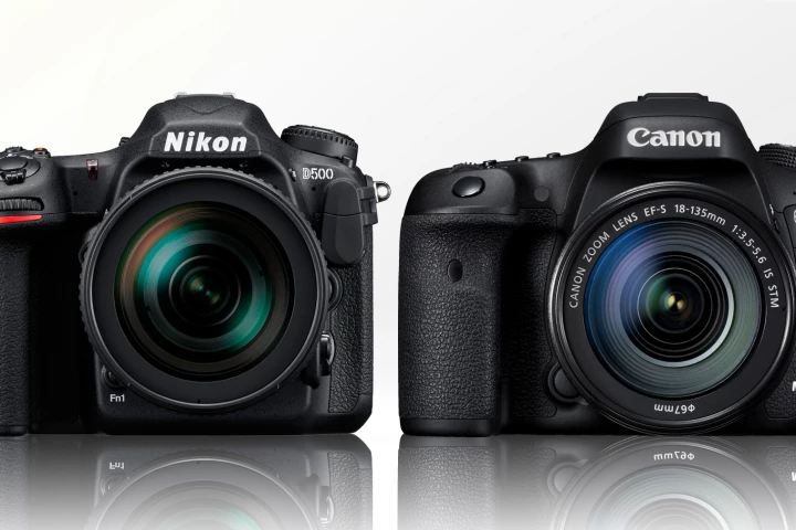 Gizmag compares the specification and key features of the Nikon D500 and Canon 7D Mark II