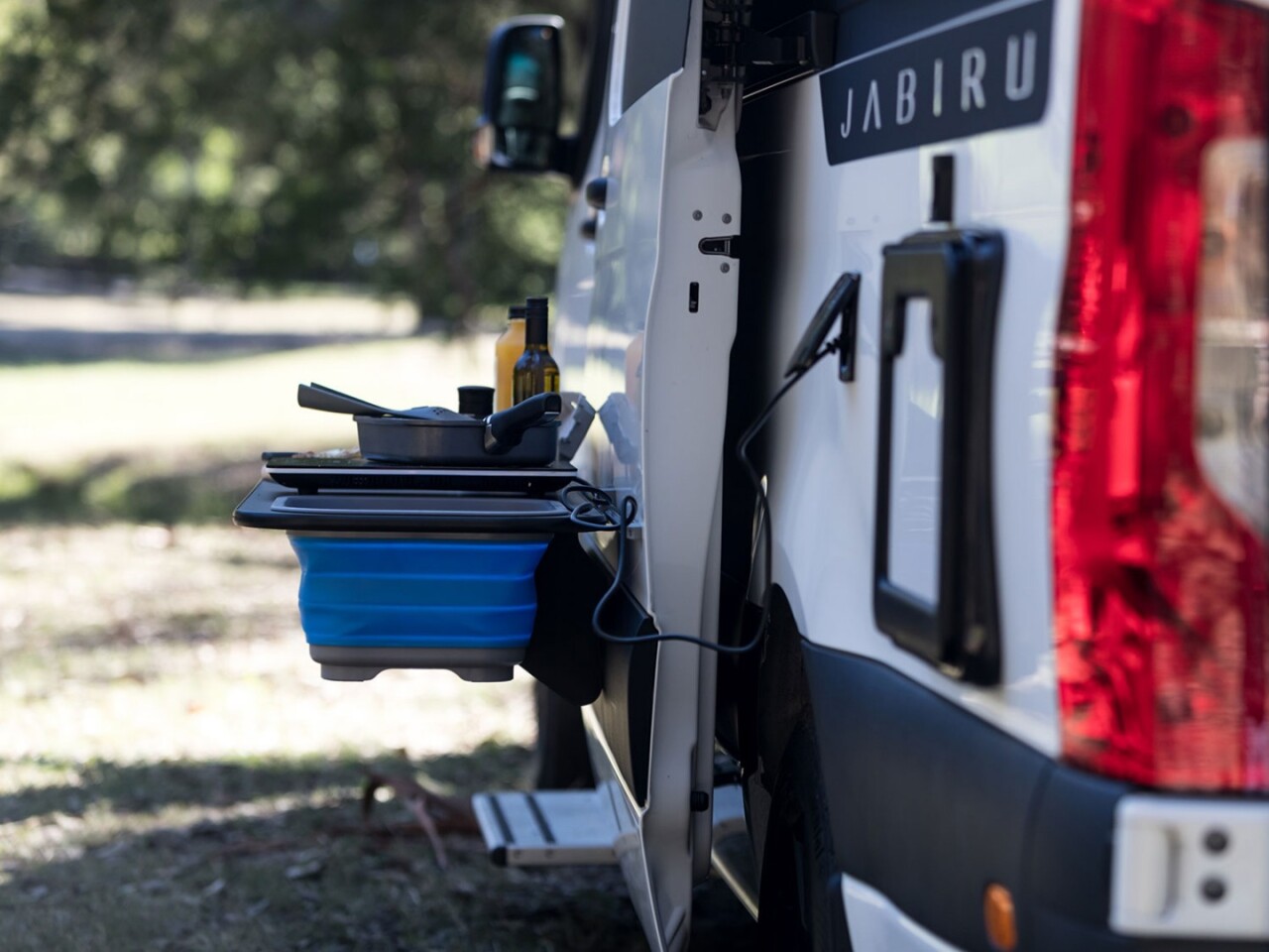 Add the Alfresca Pack and portable induction cooktop and you have a complete outdoor kitchen to complement the indoor kitchen