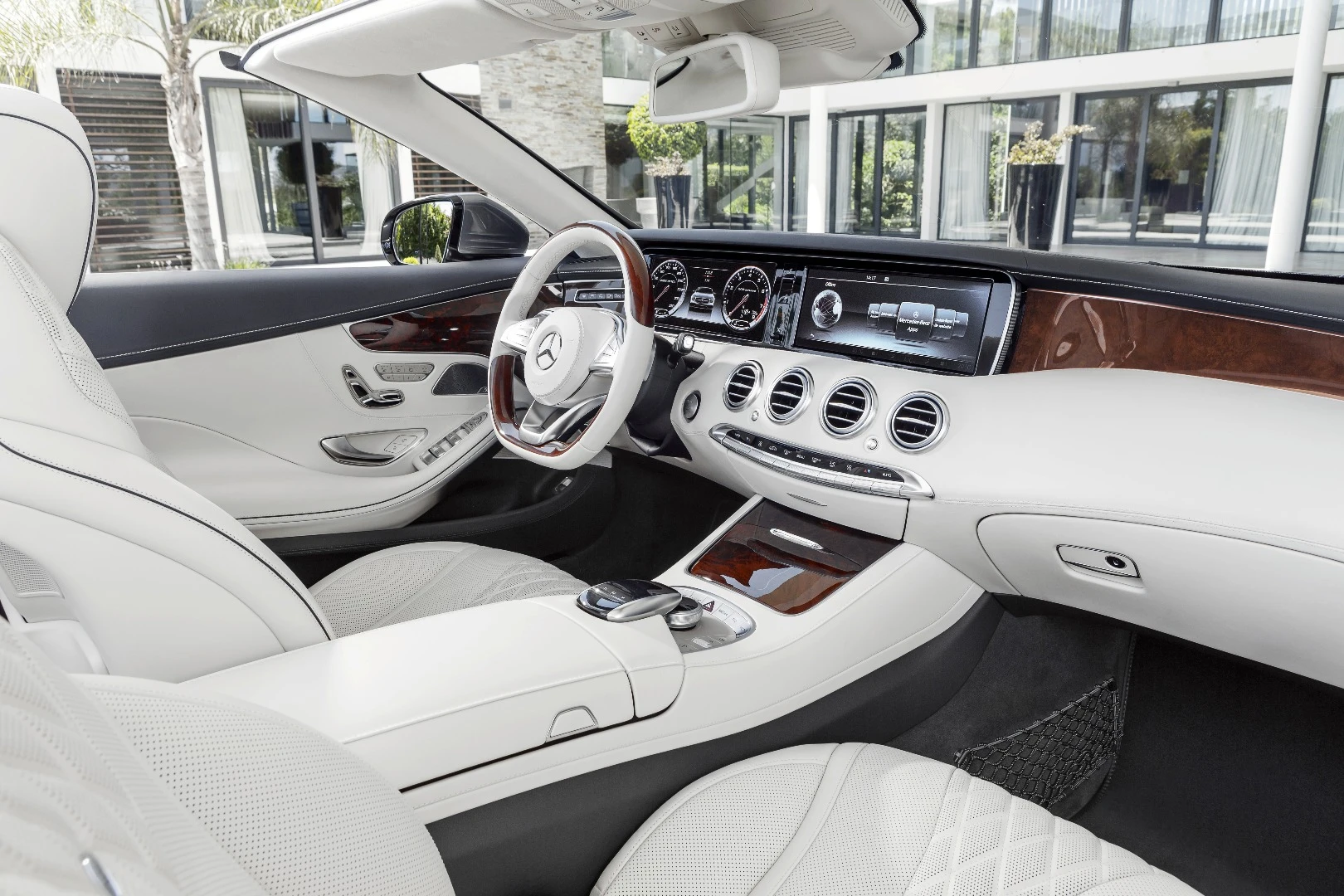 As you'd expect, owners can customise the interior on their cars for a properly individual luxury experience