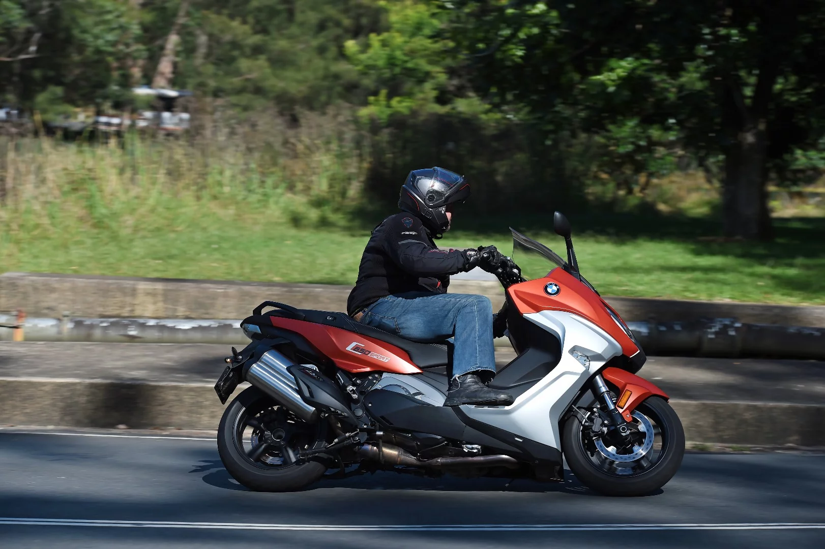 BMW's C650 Sport: revised suspension retains the smooth, controlled ride but adds an extra dimension of serious corner carving ability