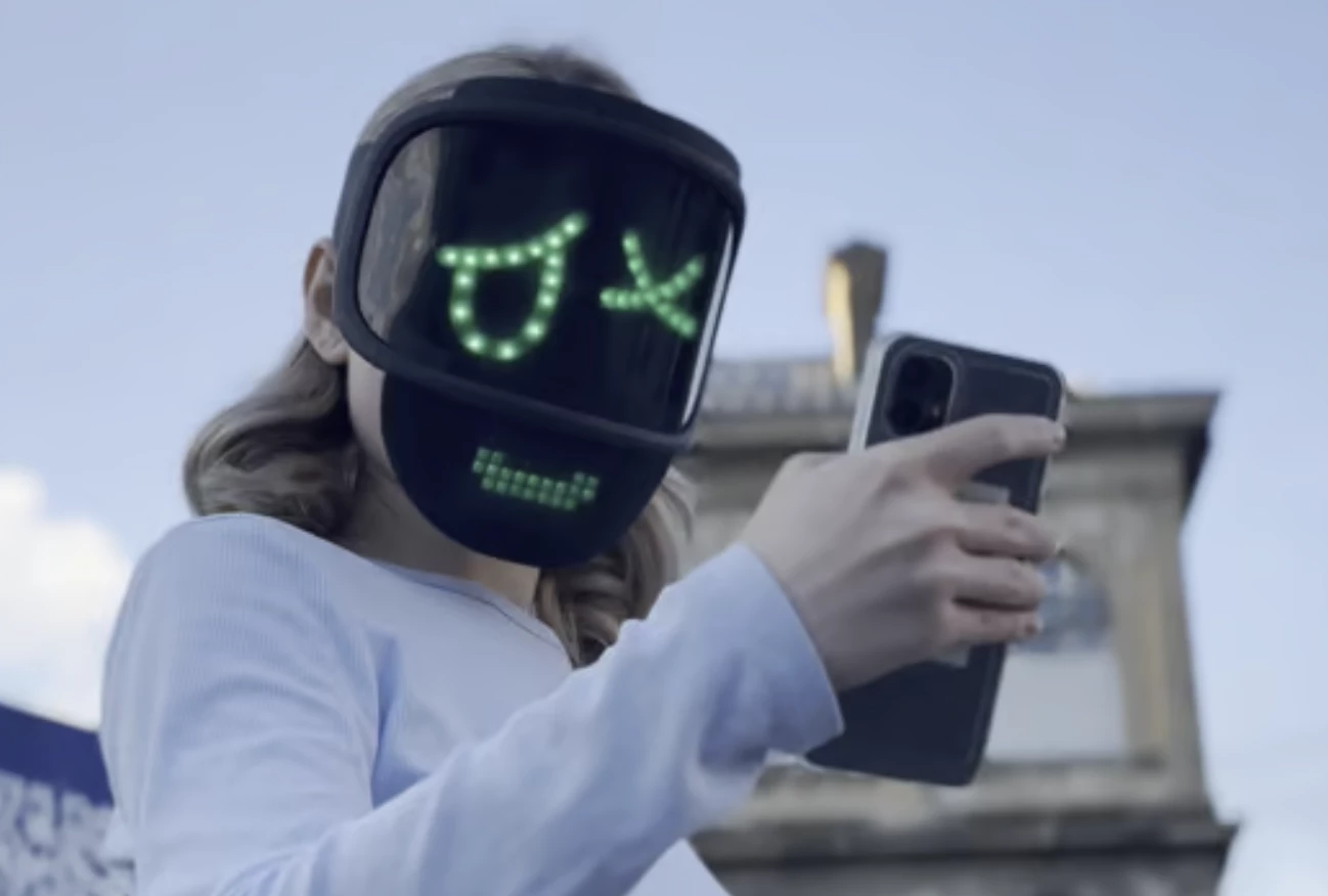 The tinted screen allows you to see out, so you'll be able to check your phone when friends suddenly cancel plans after the last time you turned up to lunch in the mask