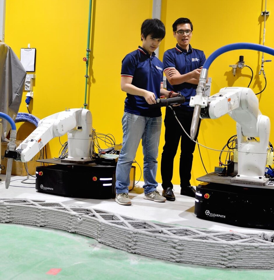 So far, the two robots have 3D-printed a concrete structure measuring 1.86 x 0.46 x 0.13 meters (6.1 x 1.5 x 0.4 ft)