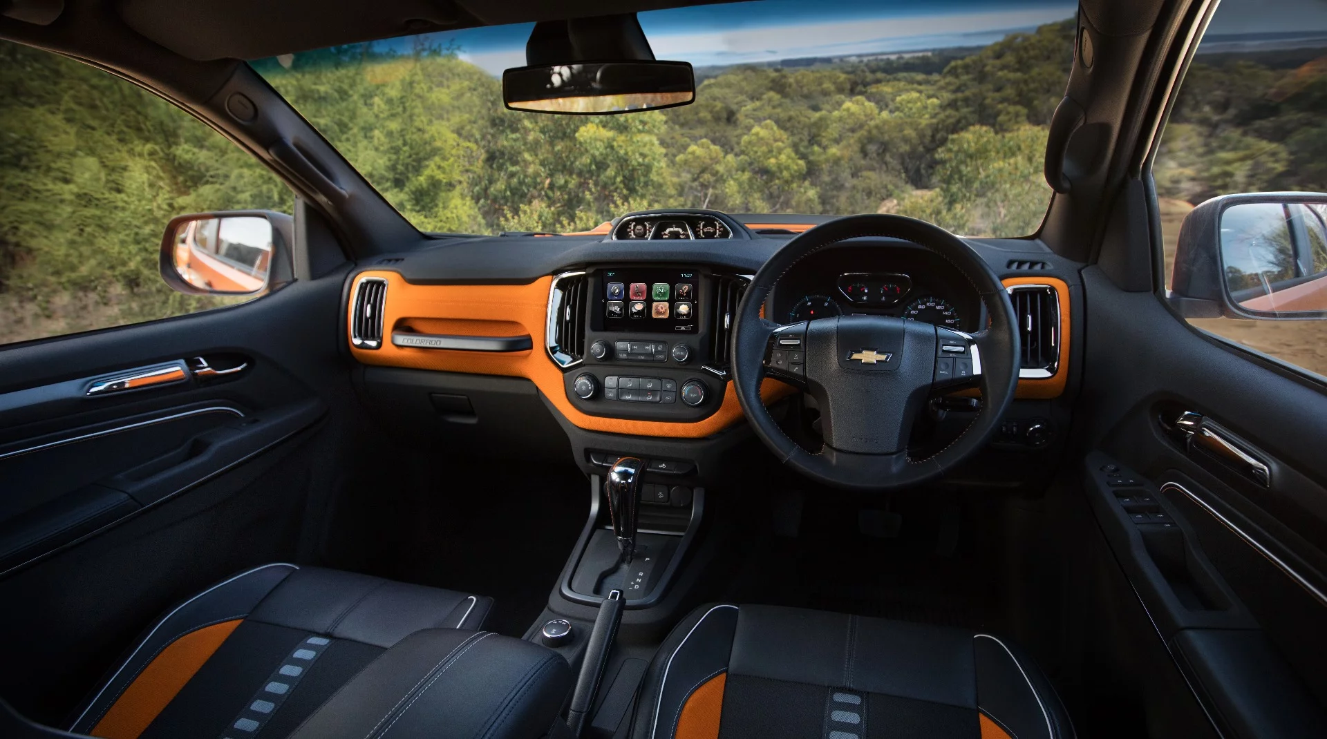 Inside, the Colorado Xtreme includes a MyLink infotainment system