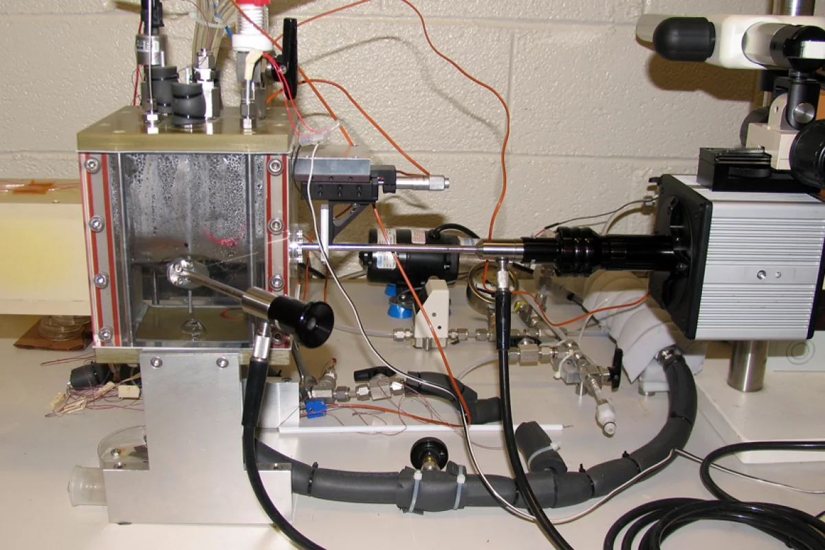Test facility for nanowicks (Image: Purdue University School of Mechanical Engineering)