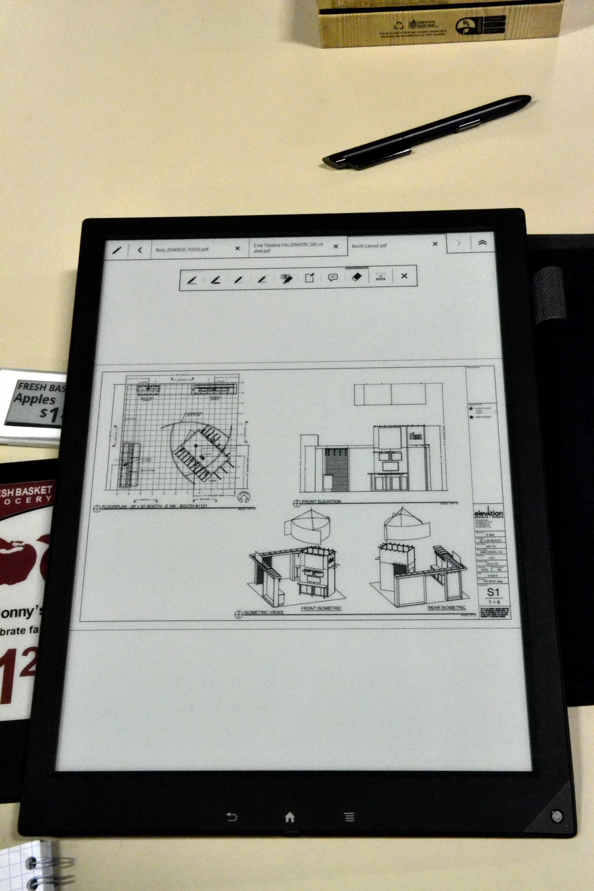 The E Ink-packing Digital Paper tablet from Sony (Photo: Paul Ridden/Gizmag)