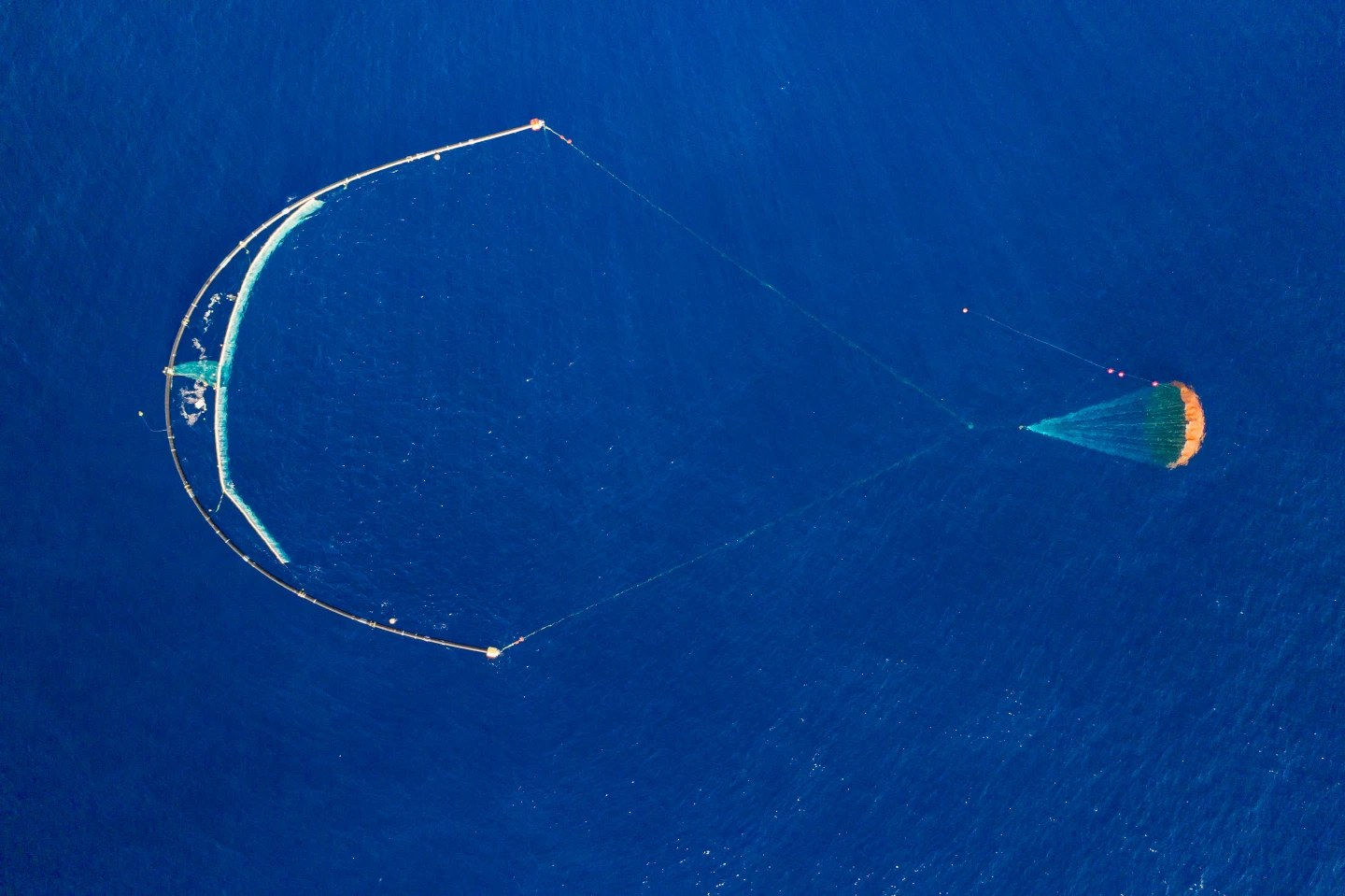 After a year of testing, the self-contained prototype System 001/B has started passively collecting plastic waste from the Great Pacific Garbage Patch