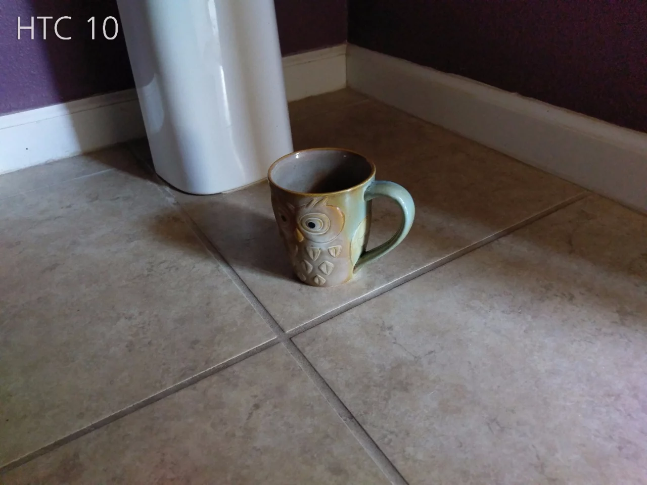 HTC 10 sample image: indoors (medium lighting)