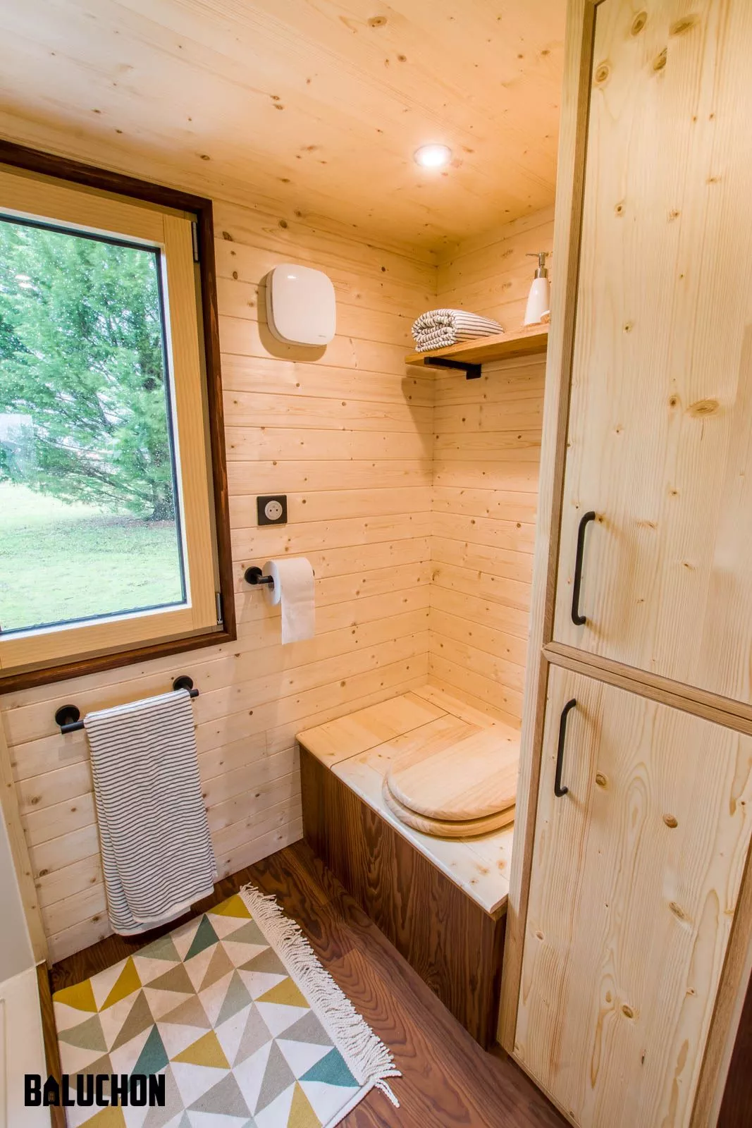 The Mogote's bathroom includes some storage space