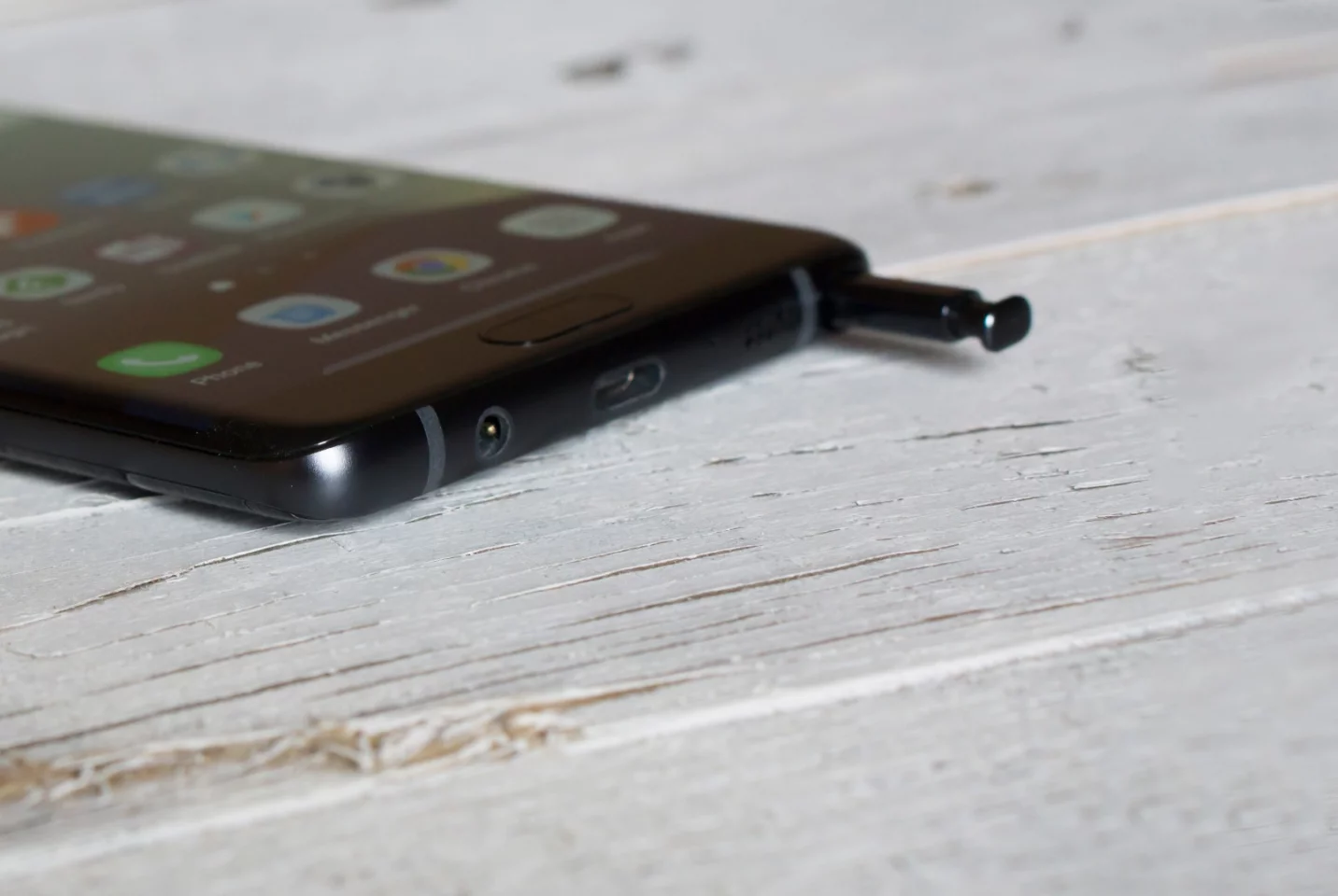 Despite two straight generations with a premium phone build, the S Pen is still made of plastic