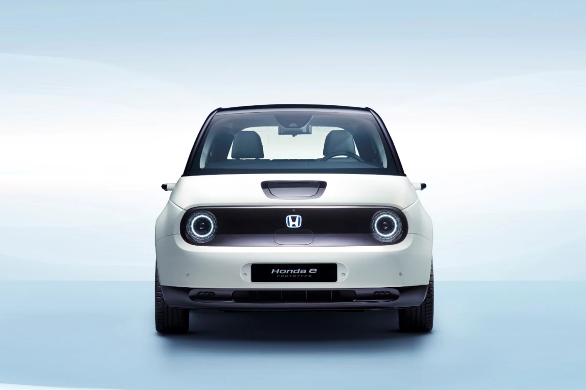 When Honda unveiled the Honda e prototype earlier this year, opening the electric car for reservations, a crowd showed up to plunk down their intentions to buy
