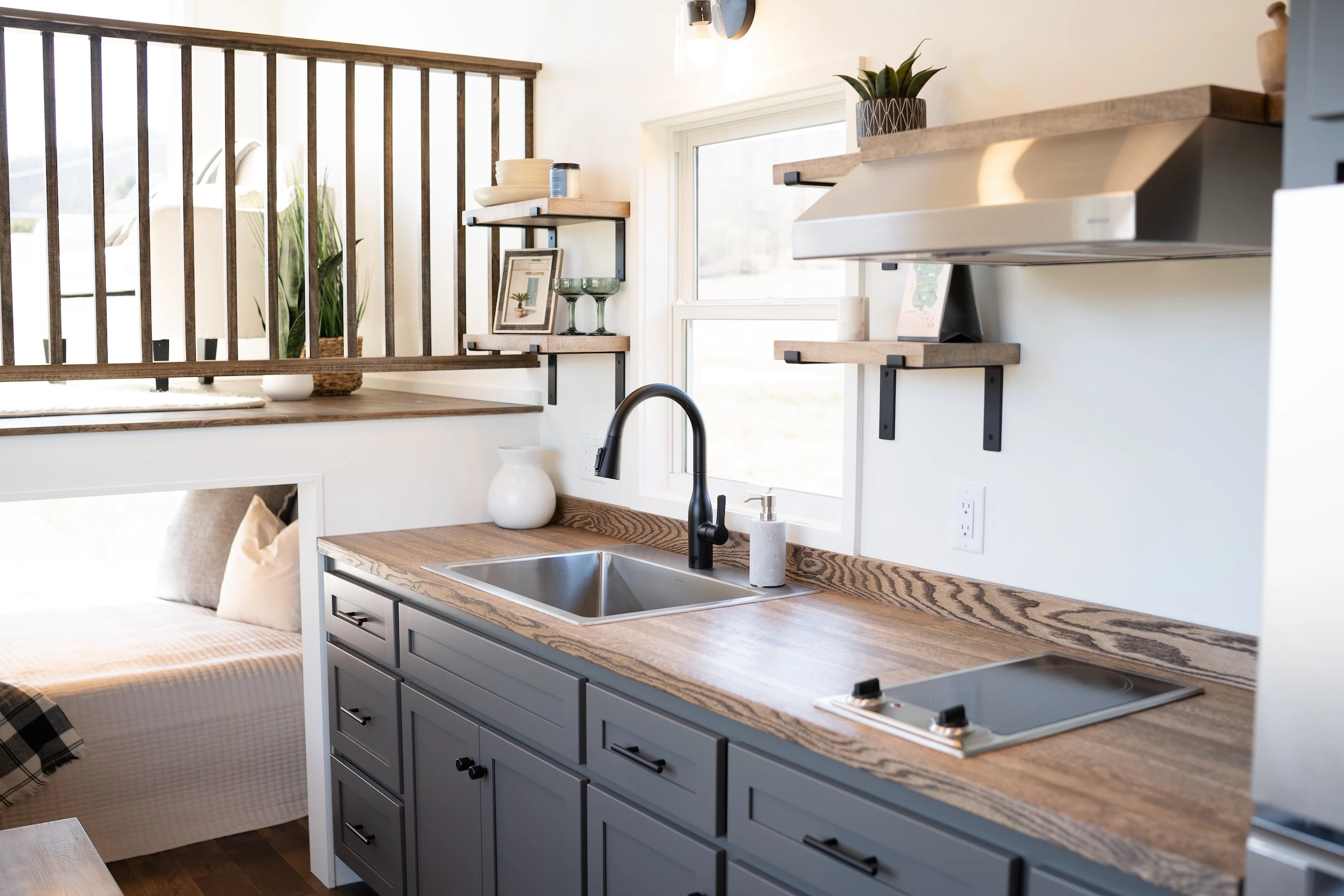 The Pingora's interior decor is made up of painted sheetrock walls, with a spruce tongue and groove ceiling and hardwood floor