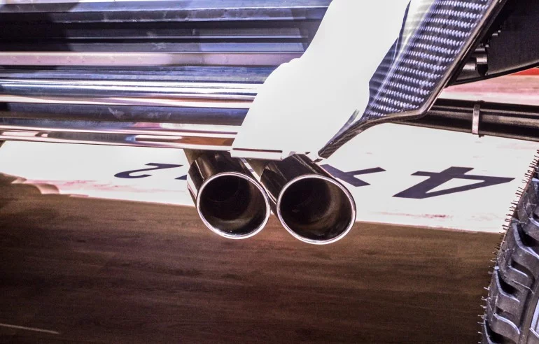 The side-mounted exhaust pipes deliver a satisfying grumble and help increase departure angle