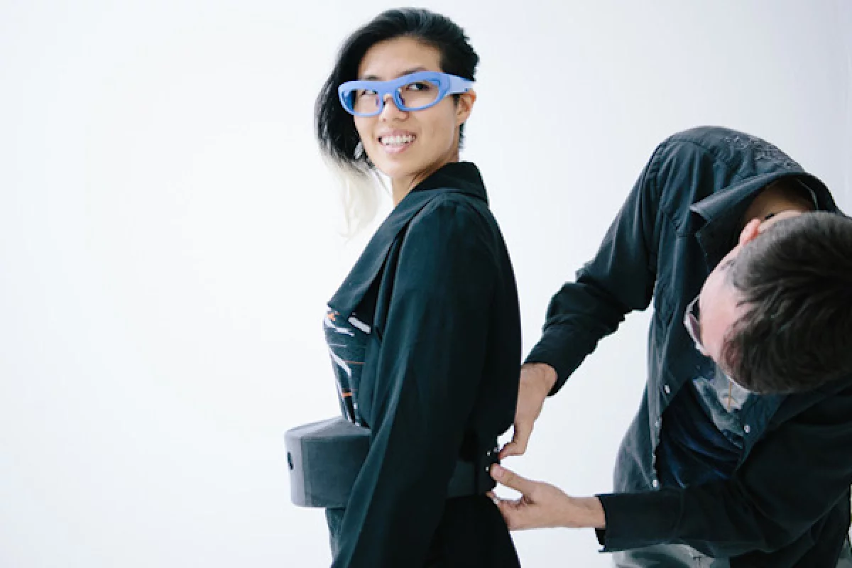 Intel has teamed up with fashion designer Hussein Chalayan to create an outfit with a pair of stress-sensing glasses, and a belt that projects that data onto a wall
