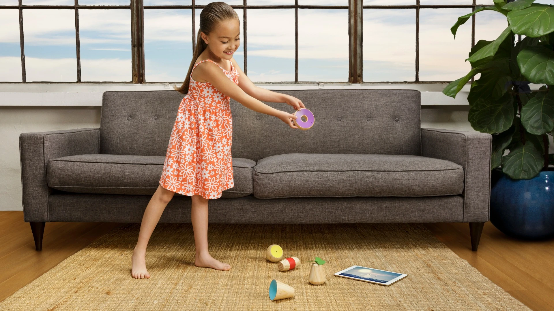 According to Frog – the global design and strategy company behind Yibu – some 73 percent of children aged three to seven use smartphones and tablets