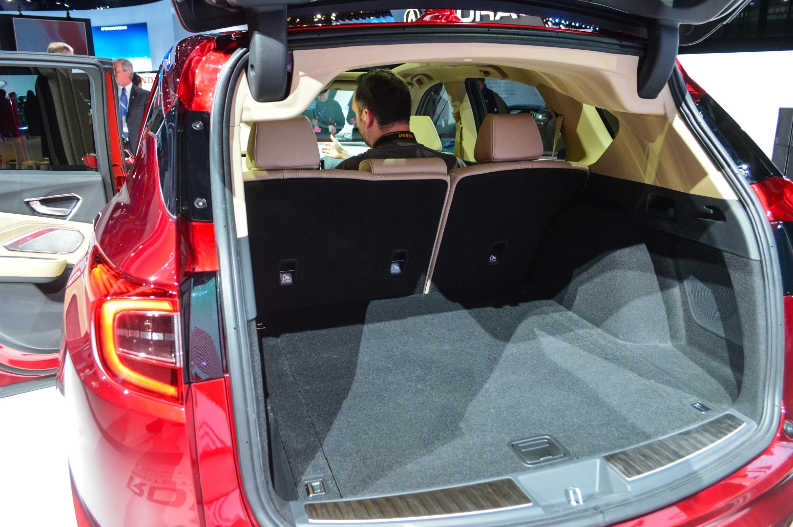 Popping the hatch on the new Acura RDX Prototype