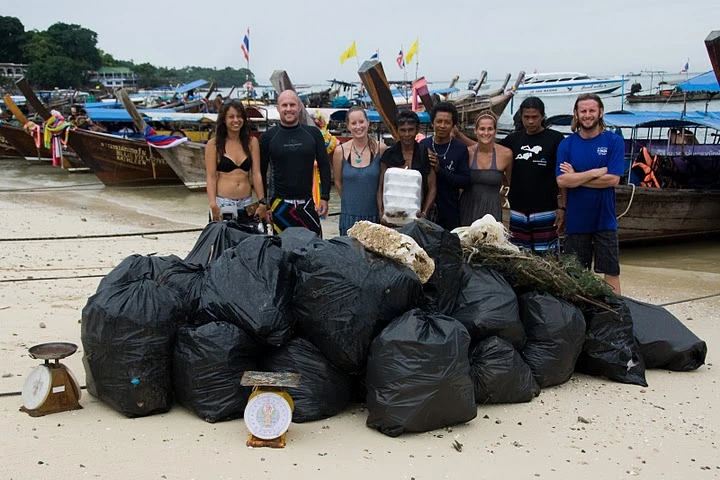 The end of a successful clean-up operation at Koh Phi Phi Ley, Thailand