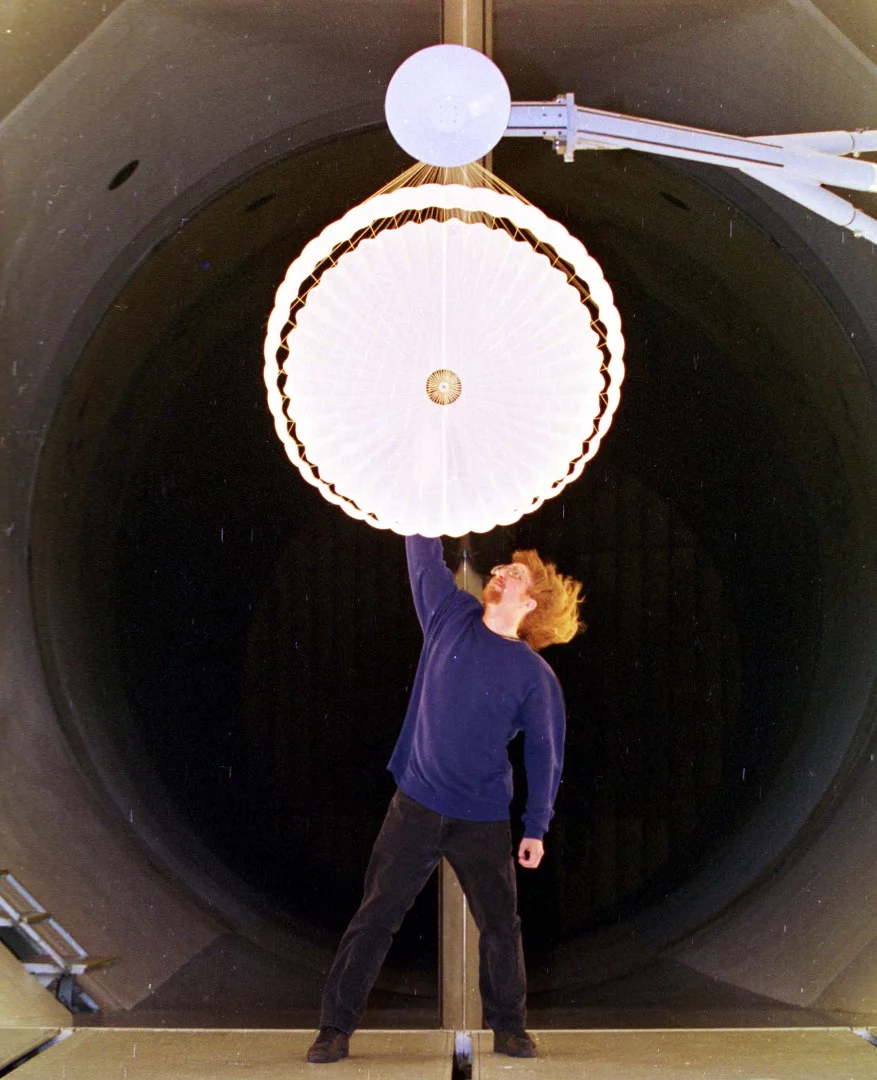 Wind tunnel parachute test for the Opportunity mission