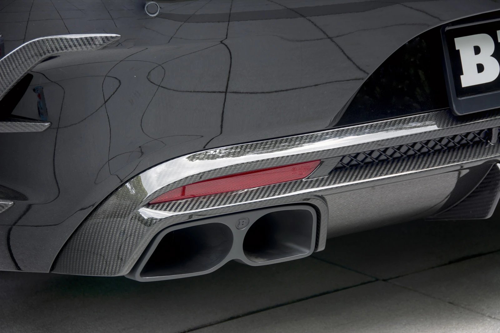 There is a quiet mode on the exhaust, but we'd keep it in the loudest mode possible. After all, these car's aren't about subtelty