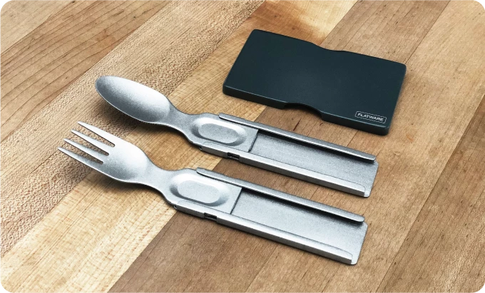 The curved heads and long length of other portable utensils are usually what makes them less than convenient to carry, but Flatware's heads flatten down when they slide into the handles, making for the card-like carry profile
