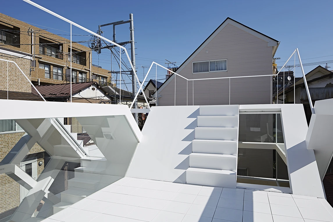 Shot of the small rooftop garden (Photo: Koichi Torimura)