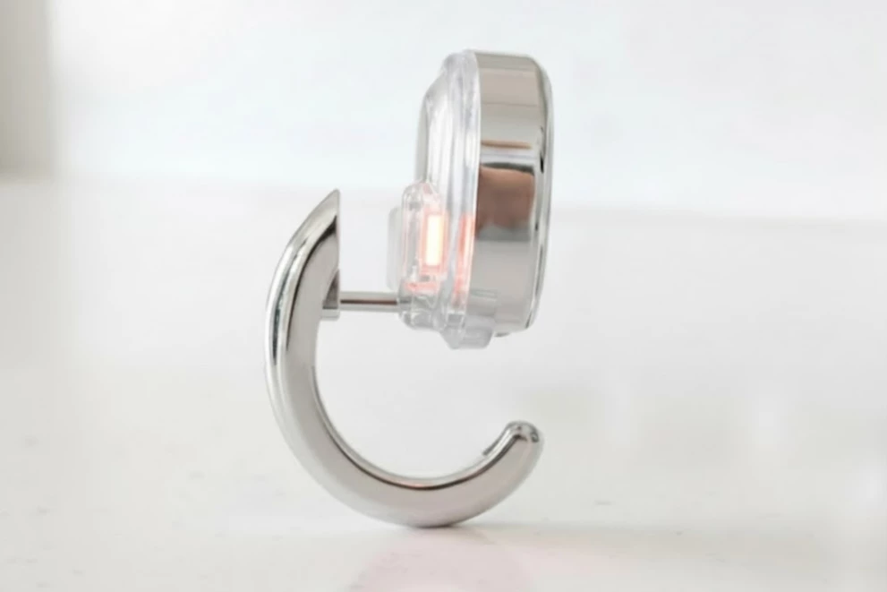 The Lumia 2 utilizes an infrared sensor to measure arterial blood flow