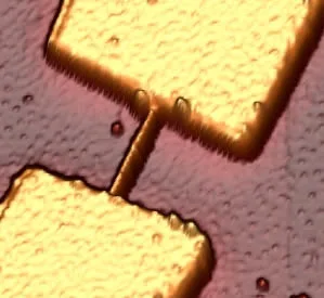 NEMS mass scale which can detect the mass of a single proton (Photo: CIT)