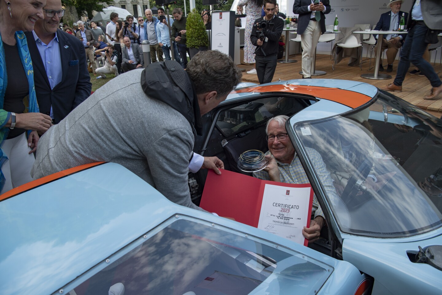 Rob Walton picks up the Trofeo dei Presidenti