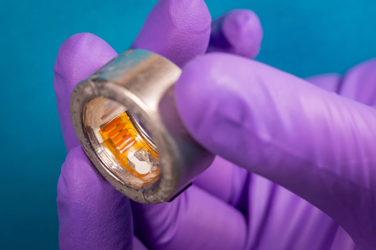 Smart Ring Analyzes Sweat to Track Glucose, Ketones, and Other Health Biomarkers ?url=https%3A%2F%2Fnewatlas Brightspot.s3.ap Southeast 2.amazonaws.com%2Fef%2Faa%2F51a1c71246328032c7f316fac4a4%2Finternal 2606 Wang Joe Lab Ring 047 4mp