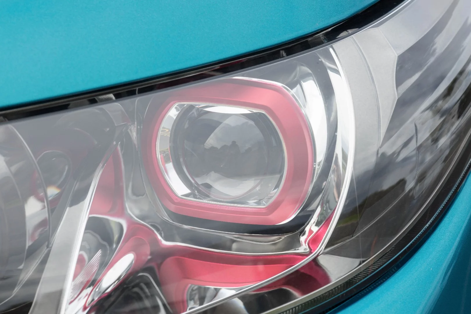 Another splash of color on the Suzuki Vitara Turbo