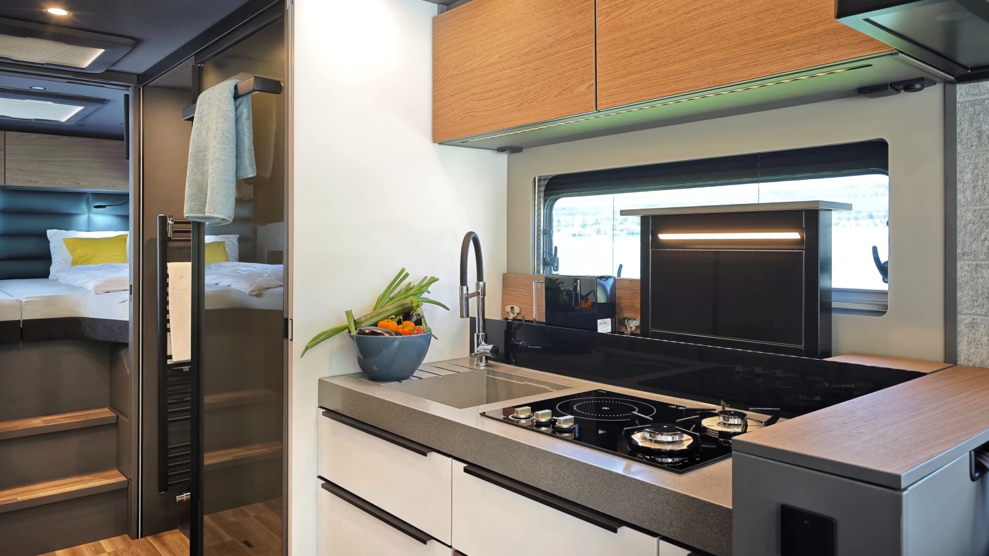 Niesmann Arto 88 kitchen area