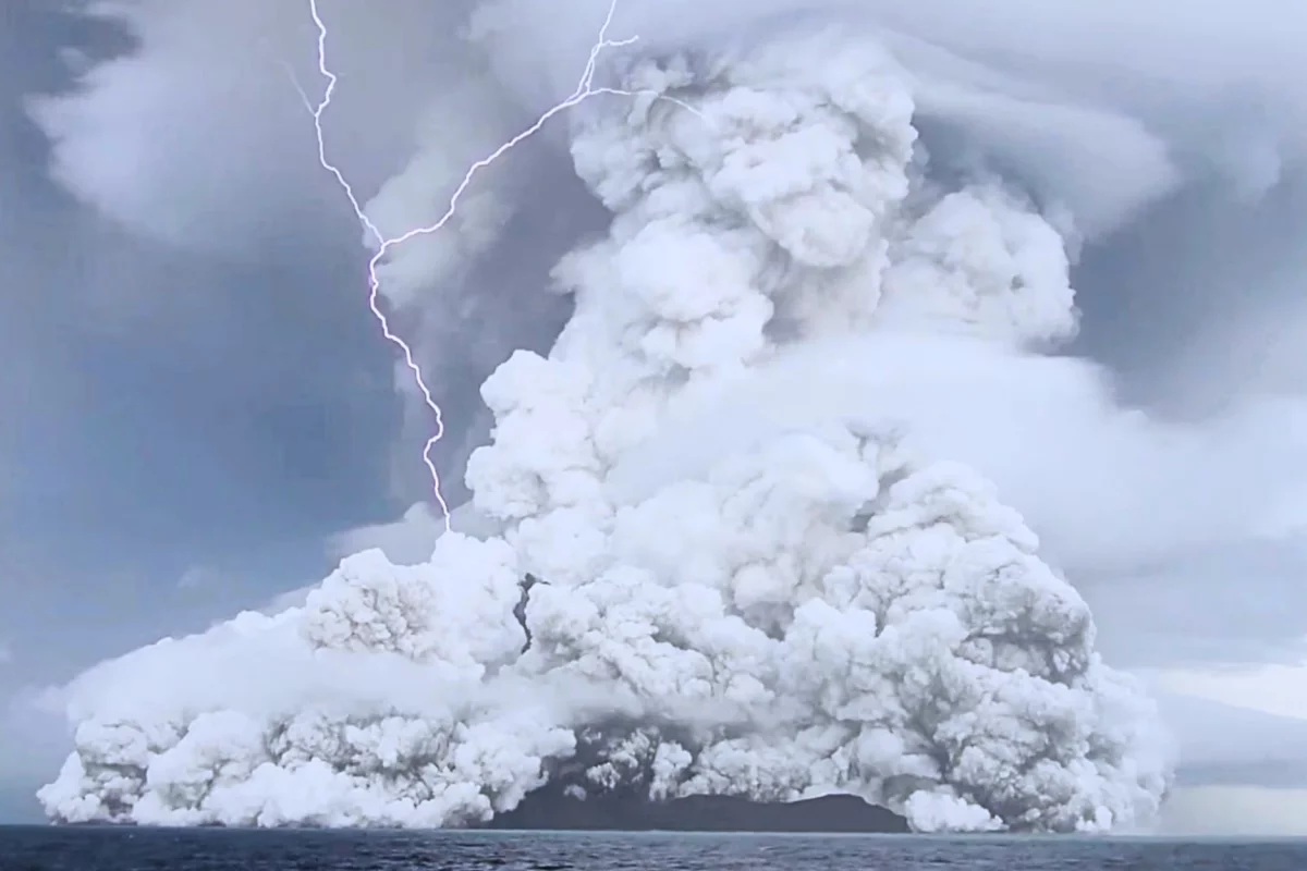 Volcanoes clean methane from atmosphere, study finds
