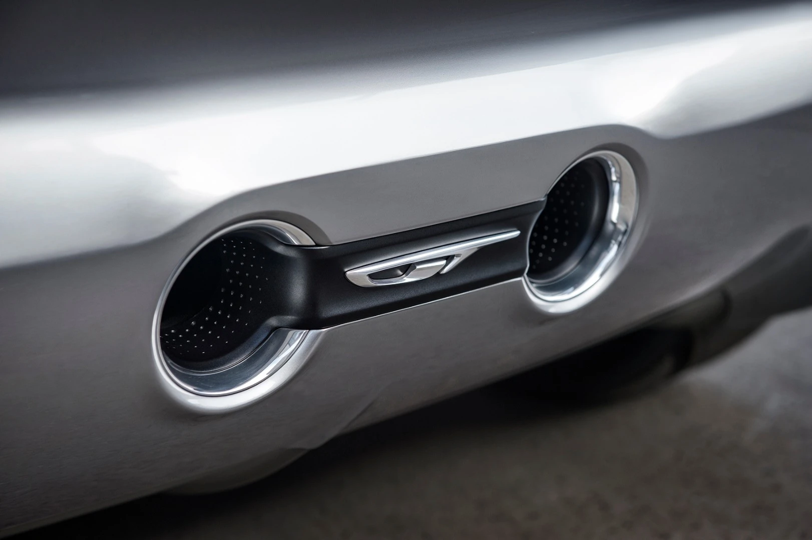 The GT Concept has central dual exhausts