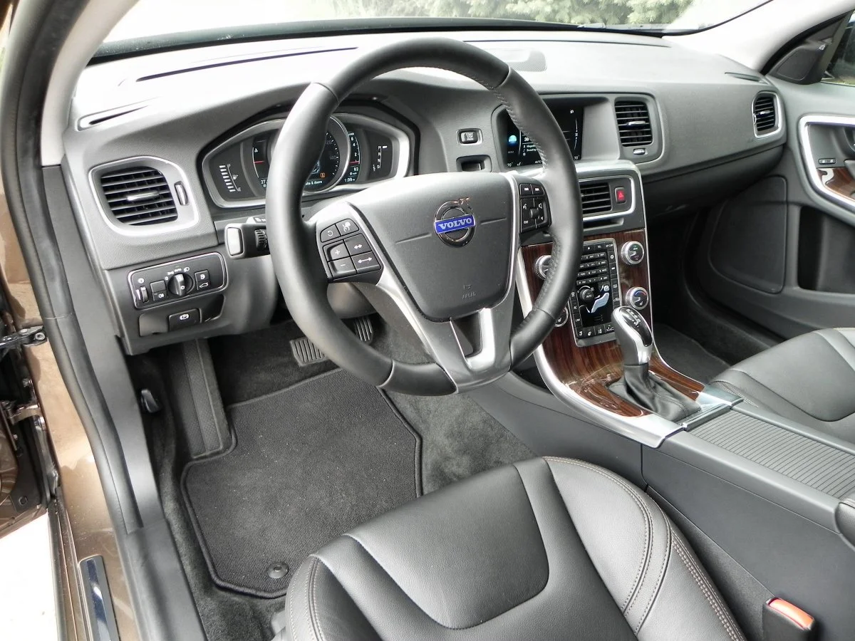 In their interiors, both the S60 and V60 are a beautiful bit of Swedish craftsmanship, with quality materials everywhere