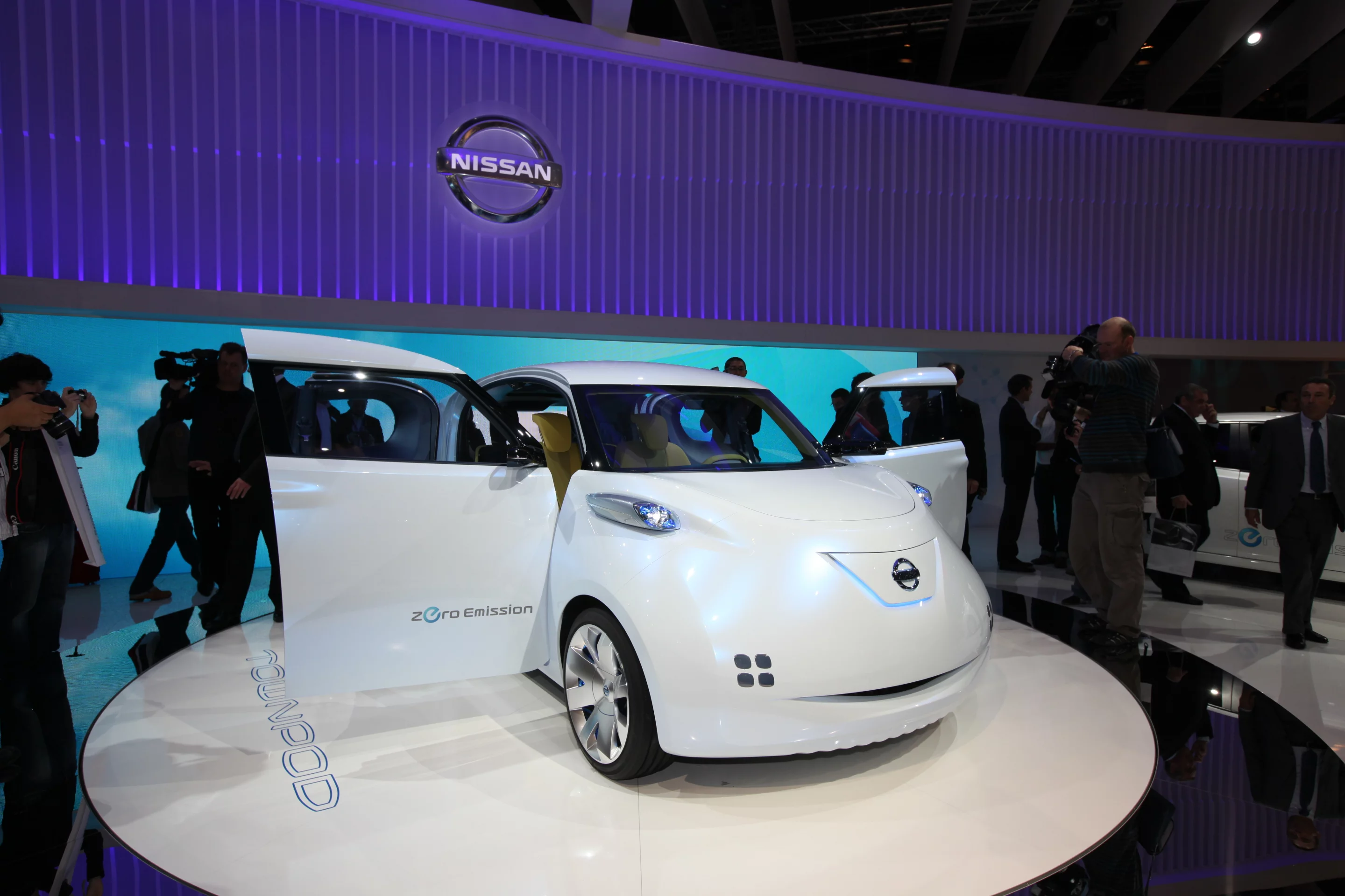 Nissan's Townpod concept looks almost cartoon-like from the front